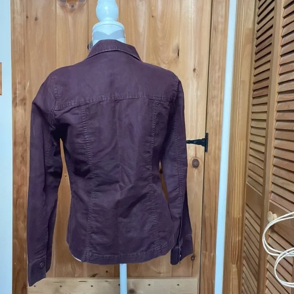 Eddie Bauer lightweight burgundy button up jacket medium - Picture 2 of 4